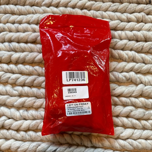 NWT Left On Friday Weekender Suit 24k (Gold) Size Small Discontinued Color/Style - Picture 5 of 9